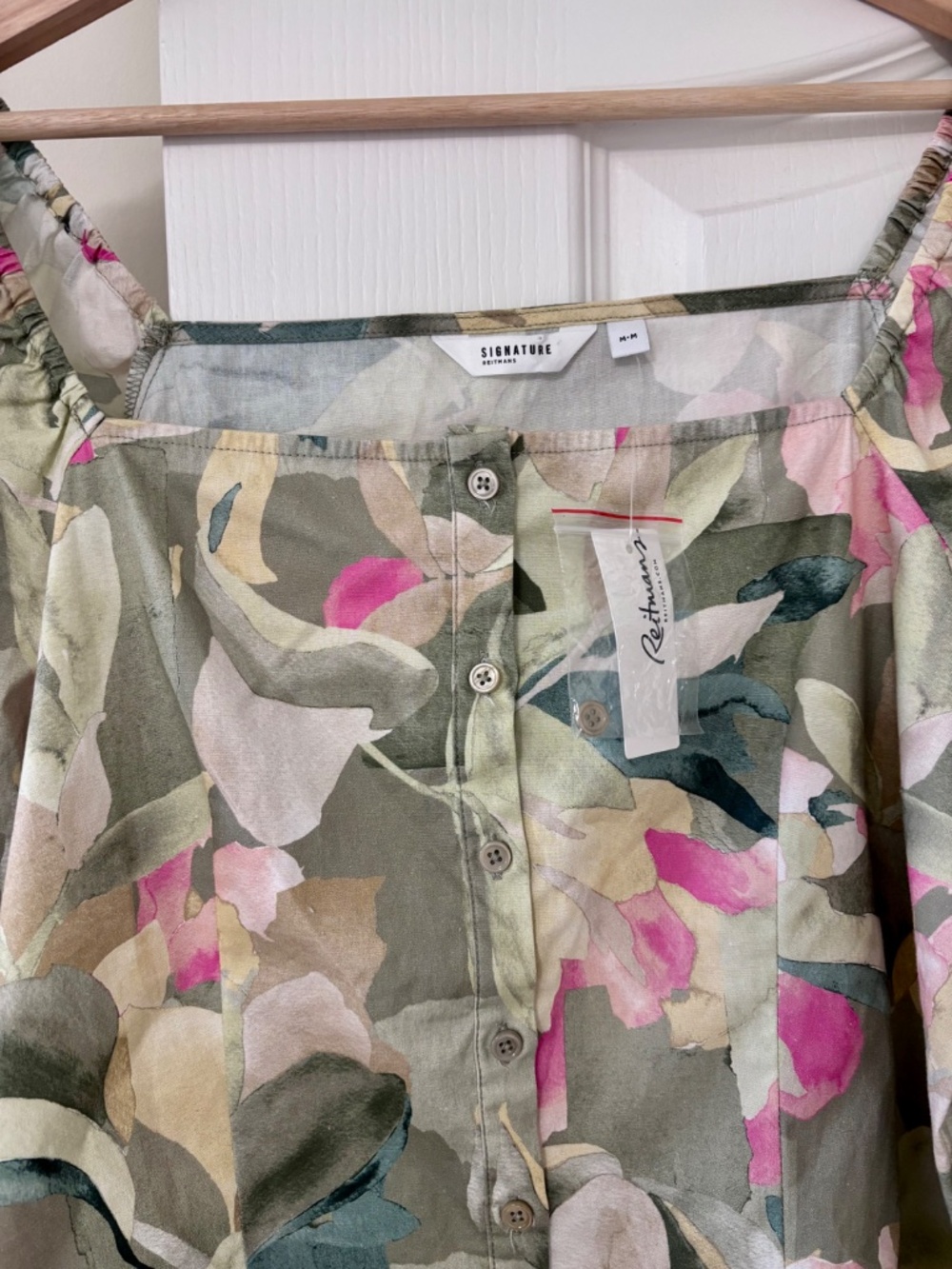 Signature by Reitmans Floral Button Up Blouse Puff Sleeves Women’s Size Medium - Picture 3 of 9
